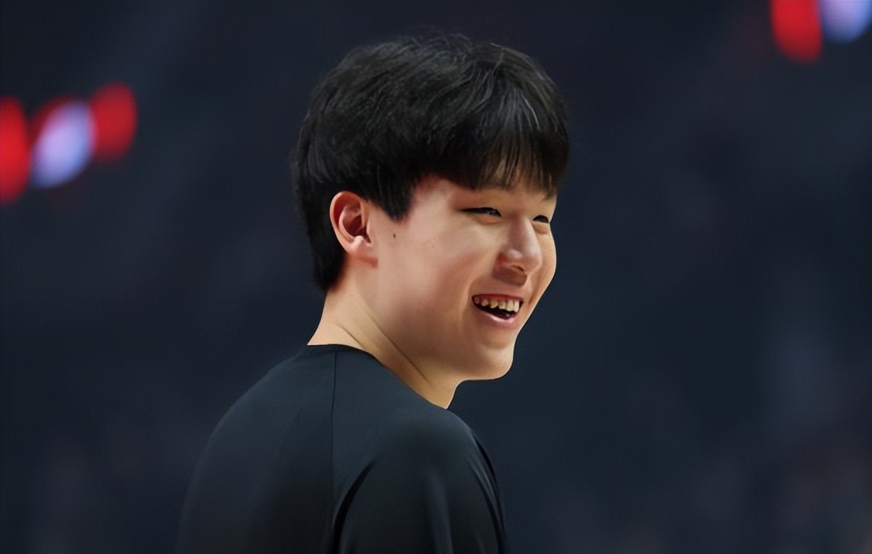 NBA比赛震撼瞬间：杨瀚森打响职业生涯新篇章 第5张