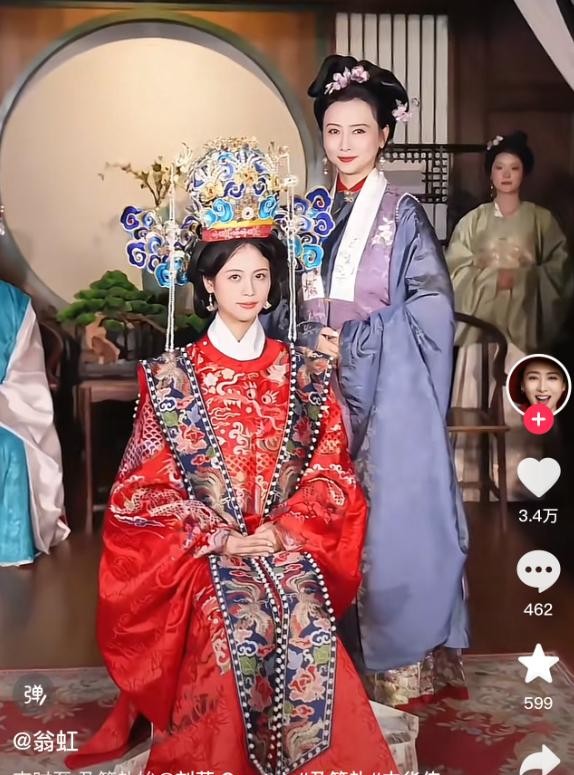 她父母是清华教授，她本人因拍三级片被前夫家暴，从风光女神到温柔慈母的重生之旅 第3张